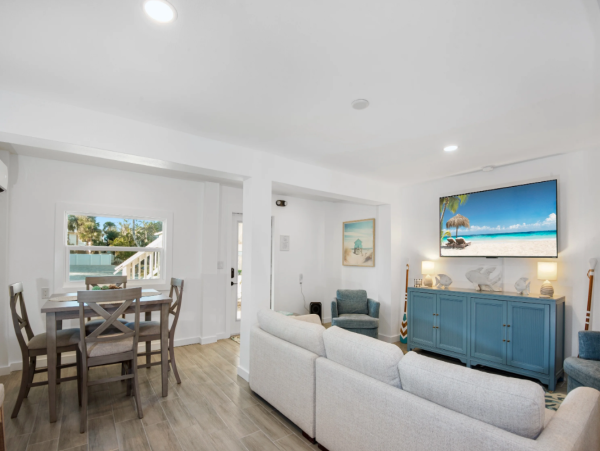 Fort Myers Beach Vacation Rental - Spacious 6 Bedroom Coastal Retreat Near Beach